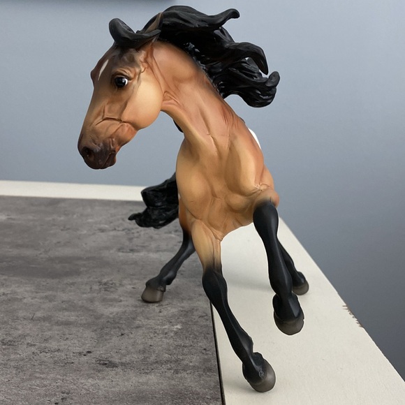 Breyer Toro 2016 Flagship Store Model Nokoto mold - Picture 12 of 15